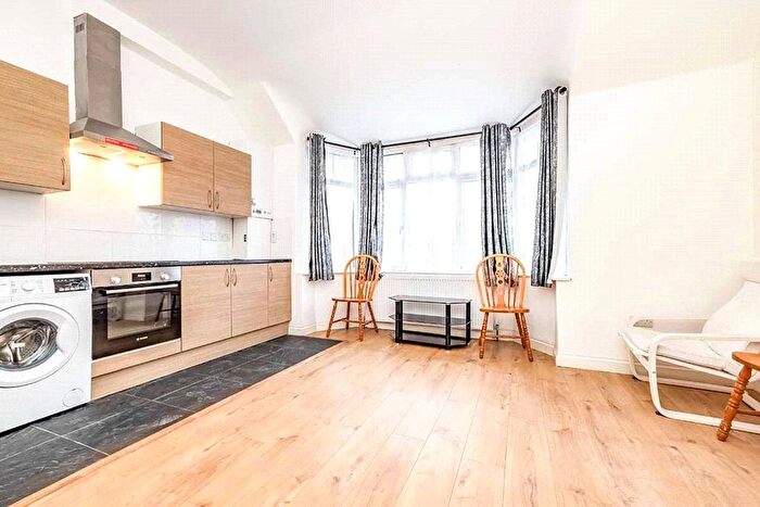 1 Bedroom Flat To Rent In St. Albans Road, Watford, Hertfordshire, WD24