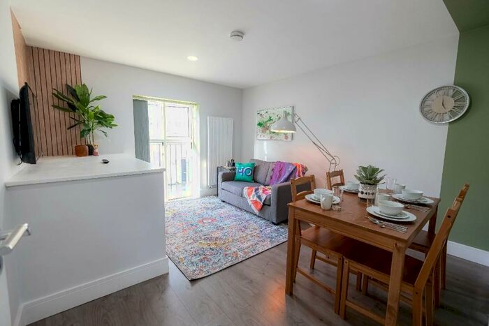 2 Bedroom Apartment To Rent In Queens Crescent, London, NW5