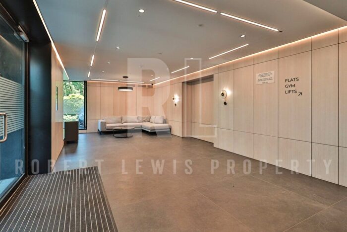 Studio To Rent In Avenue Road, London, N6