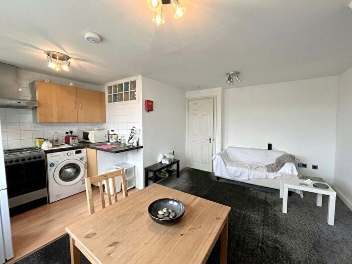1 Bedroom Flat To Rent In Noel Road, West Acton, London, W3