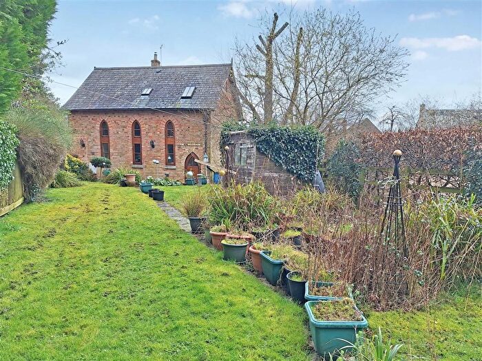 3 Bedroom Property For Sale In Main Street, Chackmore, Buckingham, MK18