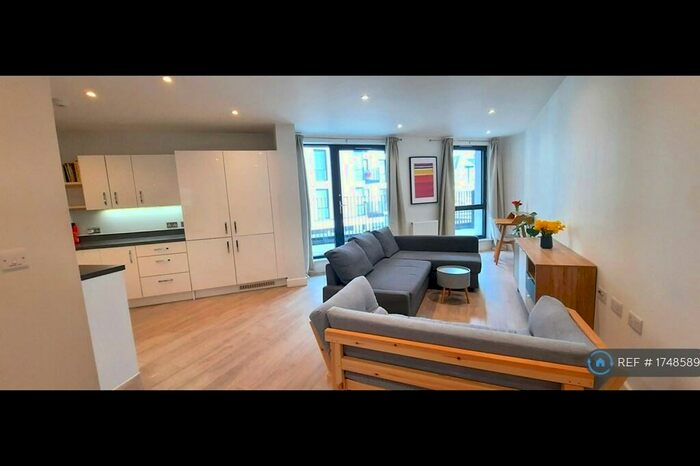 2 Bedroom Flat To Rent In Taylor House, London, E17