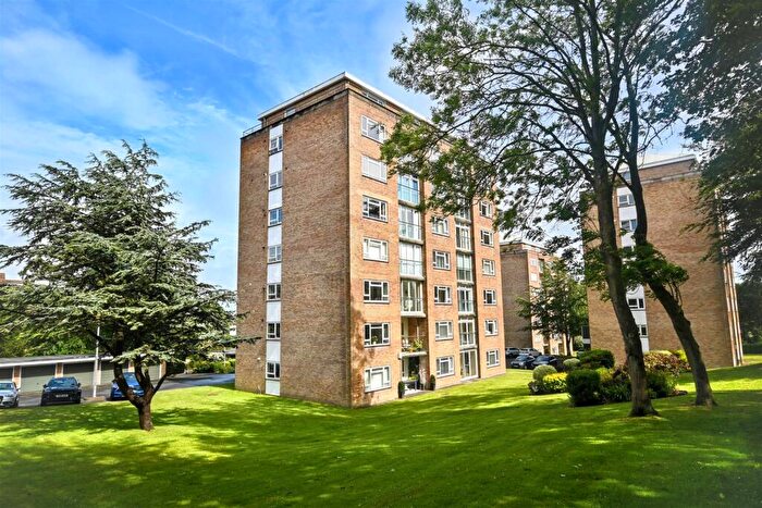 2 Bedroom Flat For Sale In Compton Place Road, Eastbourne, BN21