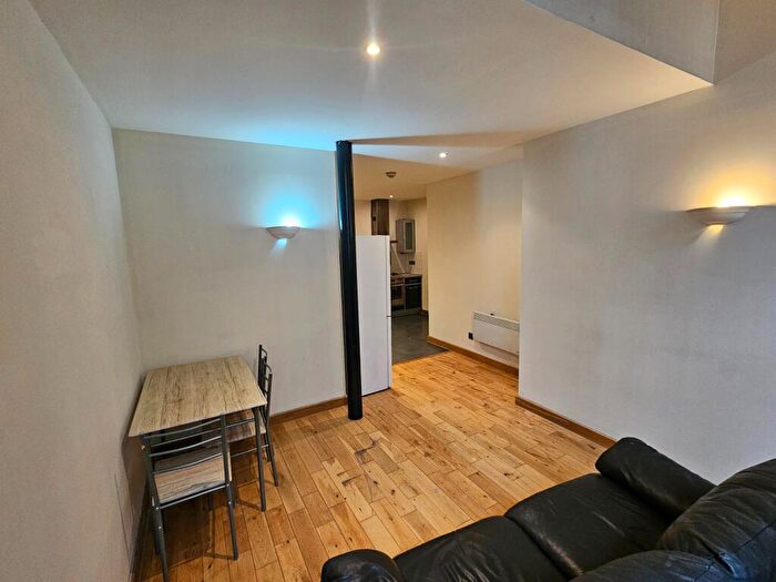 1 Bedroom Flat To Rent In Apartment, Leeds Road, Bradford, BD1