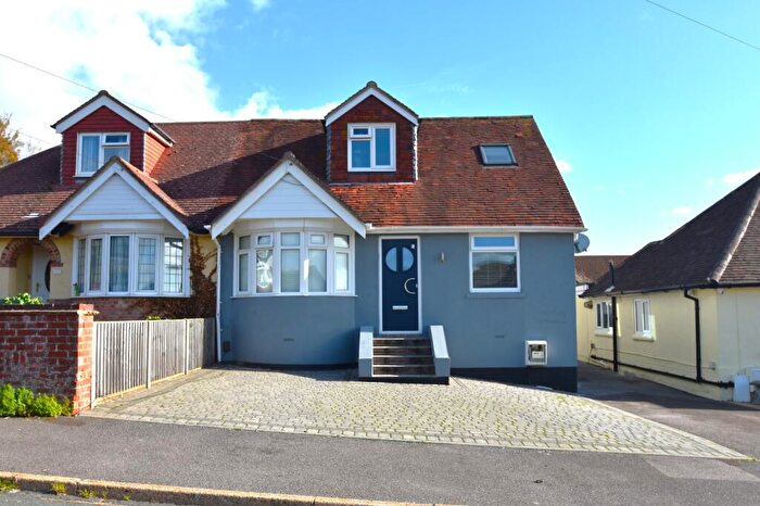 4 Bedroom Bungalow To Rent In Edward Grove, Portchester, Hampshire, PO16
