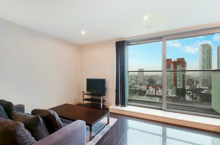 Flat To Rent In Pan Peninsula Square, Canary Wharf, London, E14