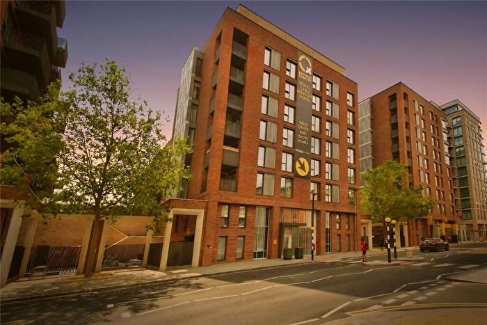 3 Bedroom Flat For Sale In Regal Walk, Bexleyheath, DA6