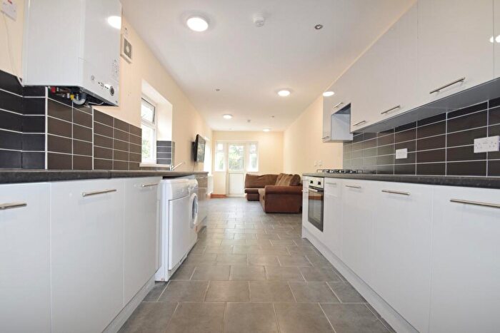 6 Bedroom House To Rent In Richards Street, Cathays, CF24