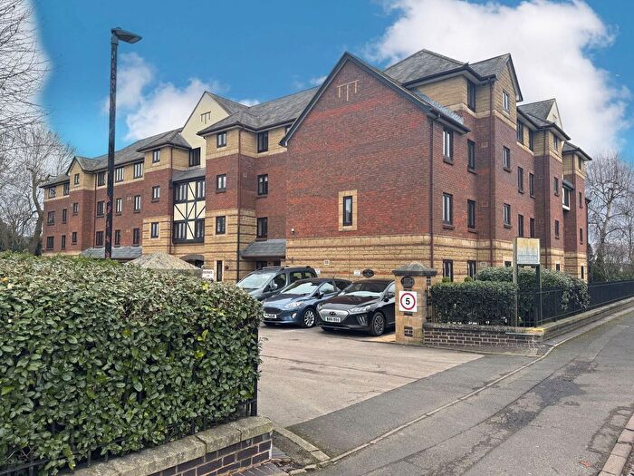 1 Bedroom Flat For Sale In Liddiard Court, Belfry Drive, Wollaston, DY8