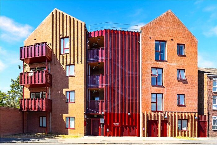 1 Bedroom Flat For Sale In Pretoria Avenue, Walthamstow, London, E17