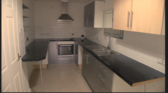 1 Bedroom Flat To Rent In Victoria Place, Newton Abbot, TQ12