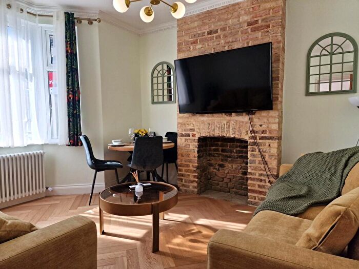 2 Bedroom Flat To Rent In Brookscroft Road, Walthamstow, E17