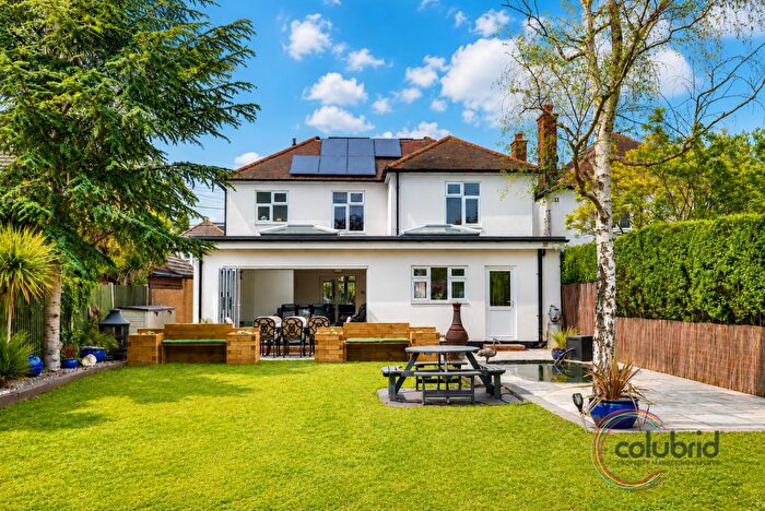 4 Bedroom Detached House For Sale In Manor Road, Stanford-le-Hope, SS17