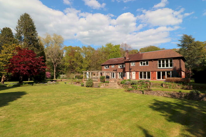 5 Bedroom Detached House For Sale In Kingsmead, Wickham, PO17