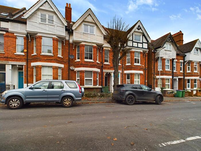 3 Bedroom Flat To Rent In Cambridge Gardens, Folkestone, CT20