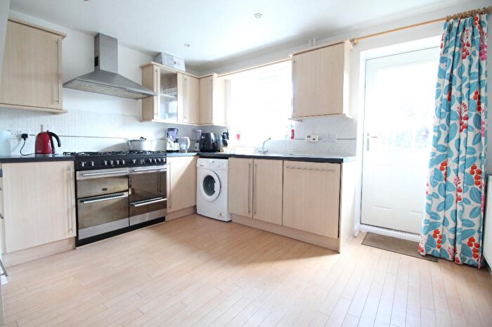3 Bedroom Town House To Rent In Mendip Way, Stevenage, SG1