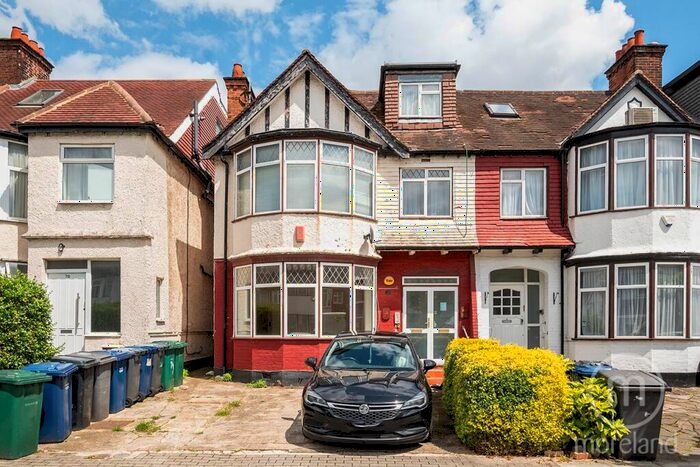 2 Bedroom Flat To Rent In The Drive, Golders Green, NW11