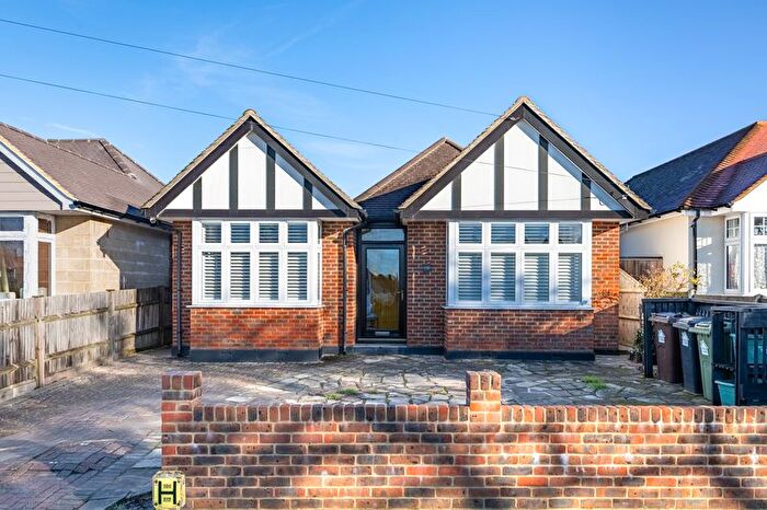 3 Bedroom Detached House For Sale In Meadow Walk, Epsom, KT19