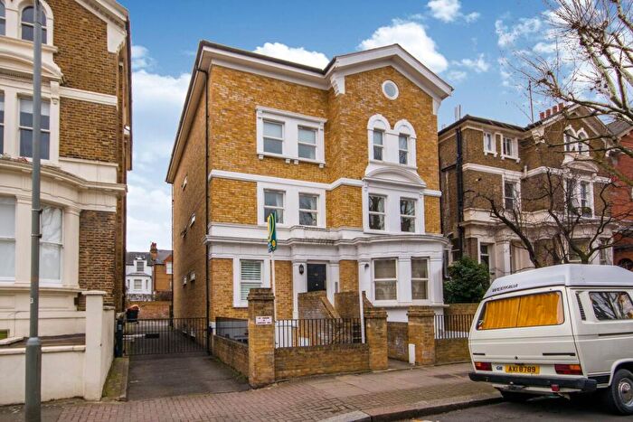 4 Bedroom Flat To Rent In Altenburg Gardens, Clapham Junction, London, SW11