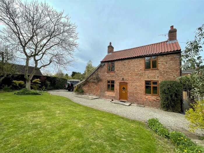 2 Bedroom Cottage For Sale In Peppin Lane, Fotherby, Louth, LN11