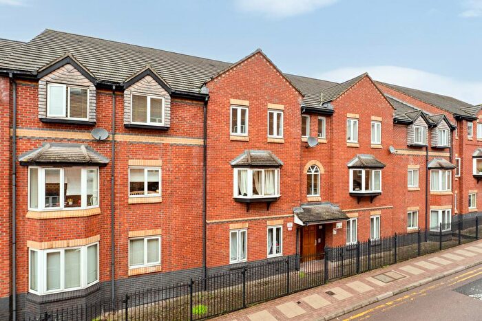 2 Bedroom Flat For Sale In Lahnstein Court, Kettering, NN16