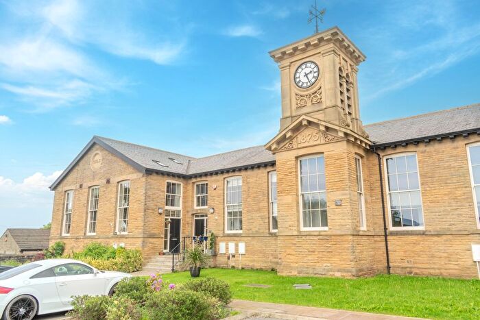 4 Bedroom Town House For Sale In Whitehall Road, Drighlington, Bradford, BD11