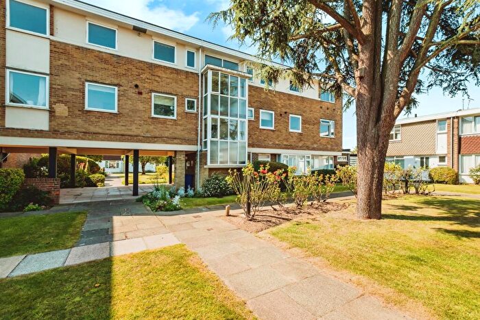 3 Bedroom Flat For Sale In Bramber Square, Rustington, Littlehampton, BN16