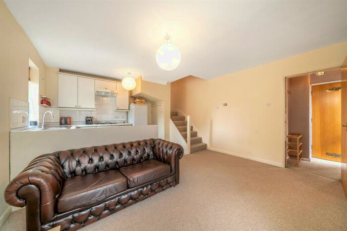 1 Bedroom Maisonette To Rent In Lansdowne Wood Close, West Norwood, SE27