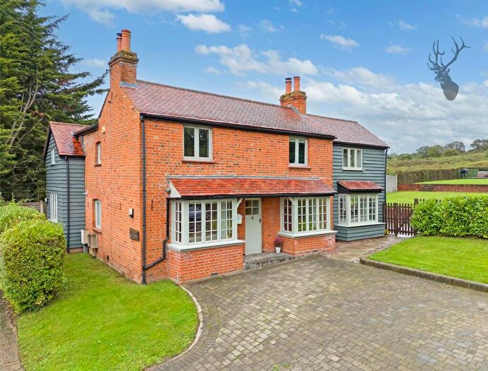 5 Bedroom Detached House For Sale In Woodgreen Road, Waltham Abbey, EN9