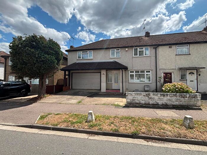 5 Bedroom End Of Terrace House For Sale In Napsbury Avenue, London Colney, AL2