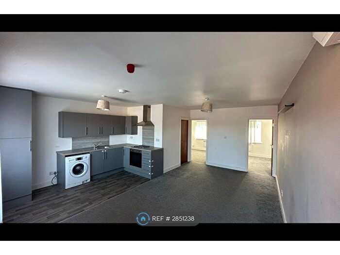 2 Bedroom Flat To Rent In Acorn Croft, Rotherham, S61