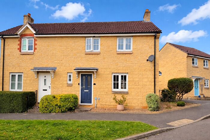 3 Bedroom End Of Terrace House For Sale In Newington Close, Frome, BA11