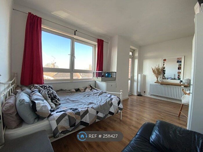 4 Bedroom Flat To Rent In Maple House, London, SE8