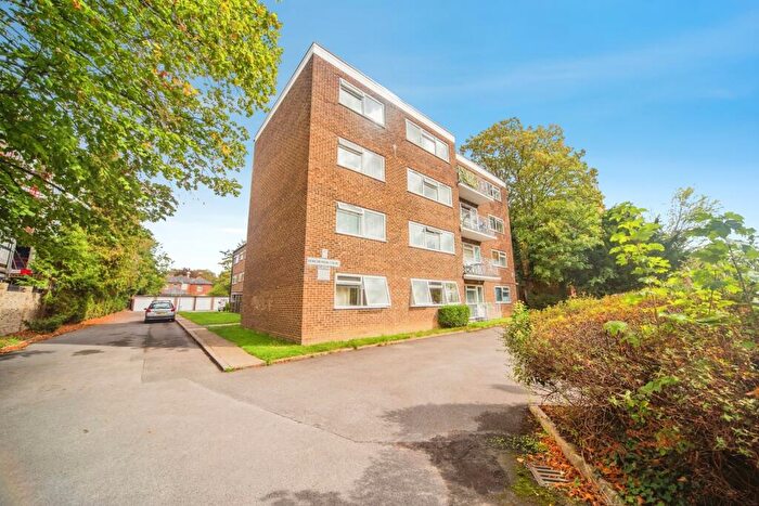 1 Bedroom Flat For Sale In Hulse Road, Southampton, Hampshire, SO15