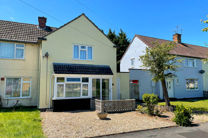 2 Bedroom End Of Terrace House To Rent In Weston-super-mare, BS23