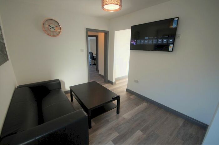 2 Bedroom Flat To Rent In Burnsall Road, Canley, Coventry CV5