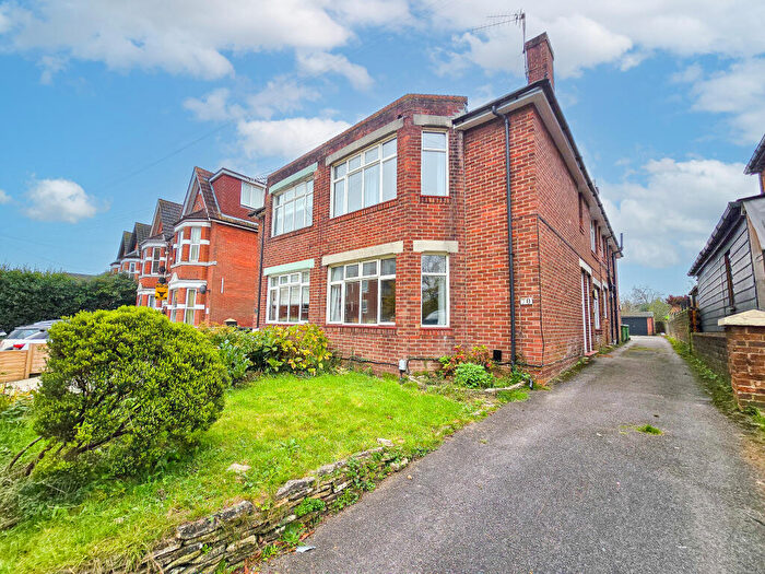 2 Bedroom Maisonette To Rent In Hill Lane, Shirley, SO15