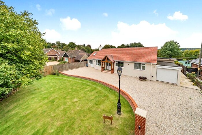 3 Bedroom Bungalow For Sale In Church Road, Upper Farringdon, Hampshire, GU34