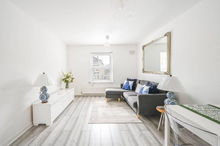 1 Bedroom Flat For Sale In John Rennie Walk, Wapping, London, E1W