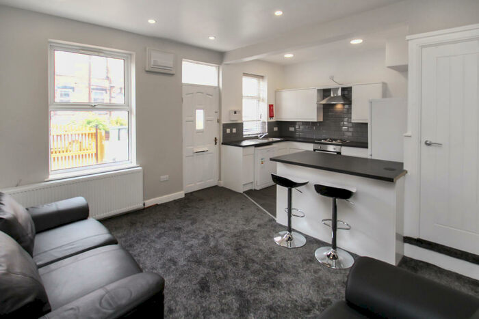 3 Bedroom Terraced House To Rent In Beechwood Terrace, LS4