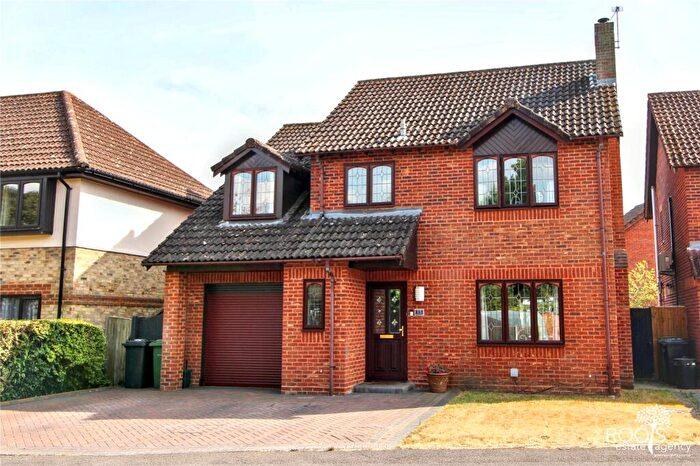 4 Bedroom Detached House For Sale In Agricola Way, Thatcham, Berkshire, RG19