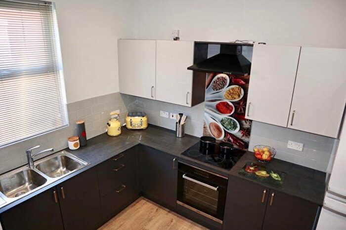6 Bedroom Terraced House To Rent In Garmoyle Road, Liverpool, L15