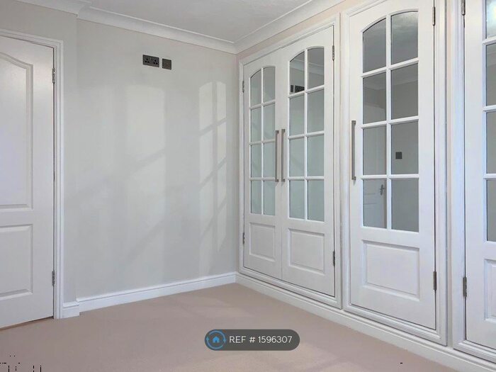 1 Bedroom Flat To Rent In St. Marys Court, London, SE2