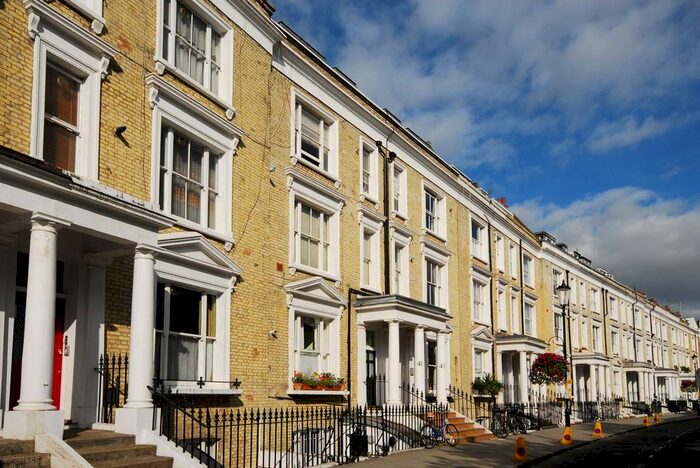1 Bedroom Flat To Rent In Eardley Crescent, Earls Court, London, SW5