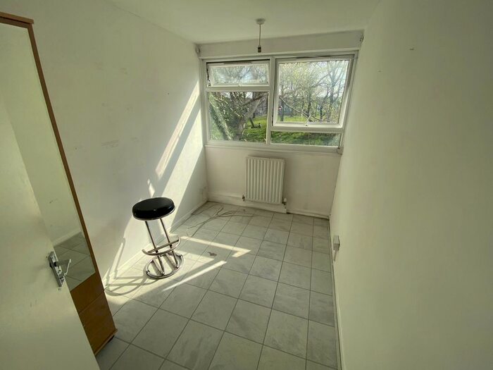 4 Bedroom Flat To Rent In Albert Road, London, N15