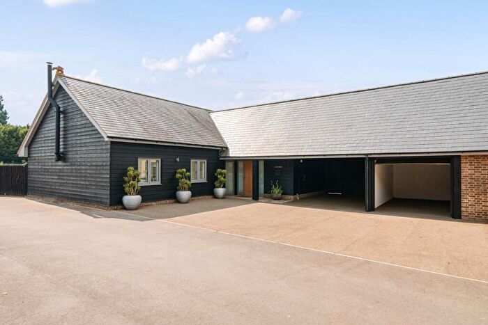 5 Bedroom Barn To Rent In Station Road Tring, HP23