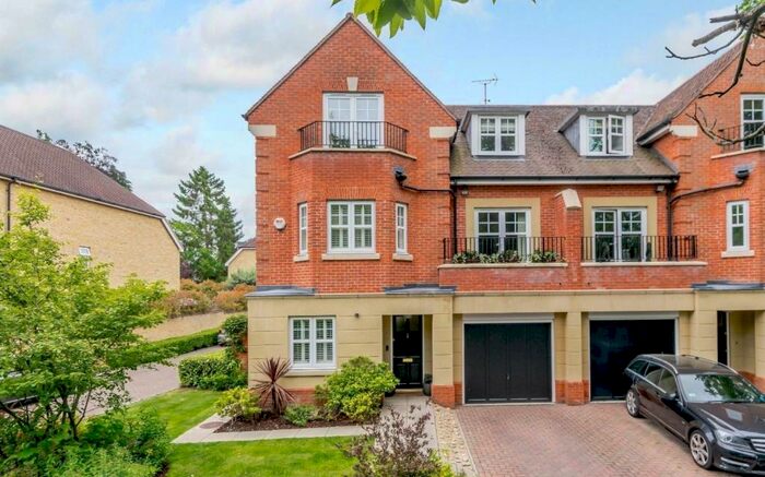 4 Bedroom Semi-Detached House To Rent In London Road, Ascot, Berkshire, SL5