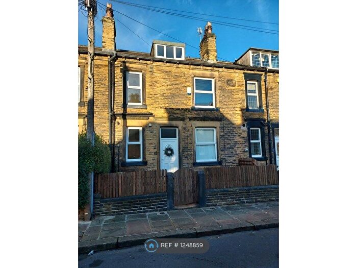 3 Bedroom Terraced House To Rent In Zoar Street, Morley, Leeds, LS27