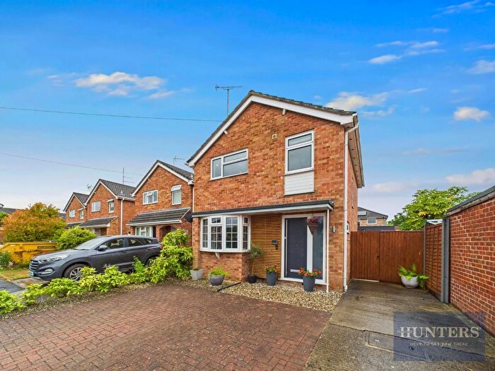 3 Bedroom Detached House For Sale In Kingscote Grove, Cheltenham, Cheltenham, GL51