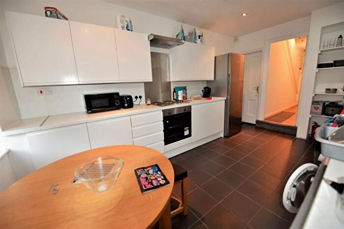 3 Bedroom Terraced House To Rent In Melville Road, Walthamstow, E17